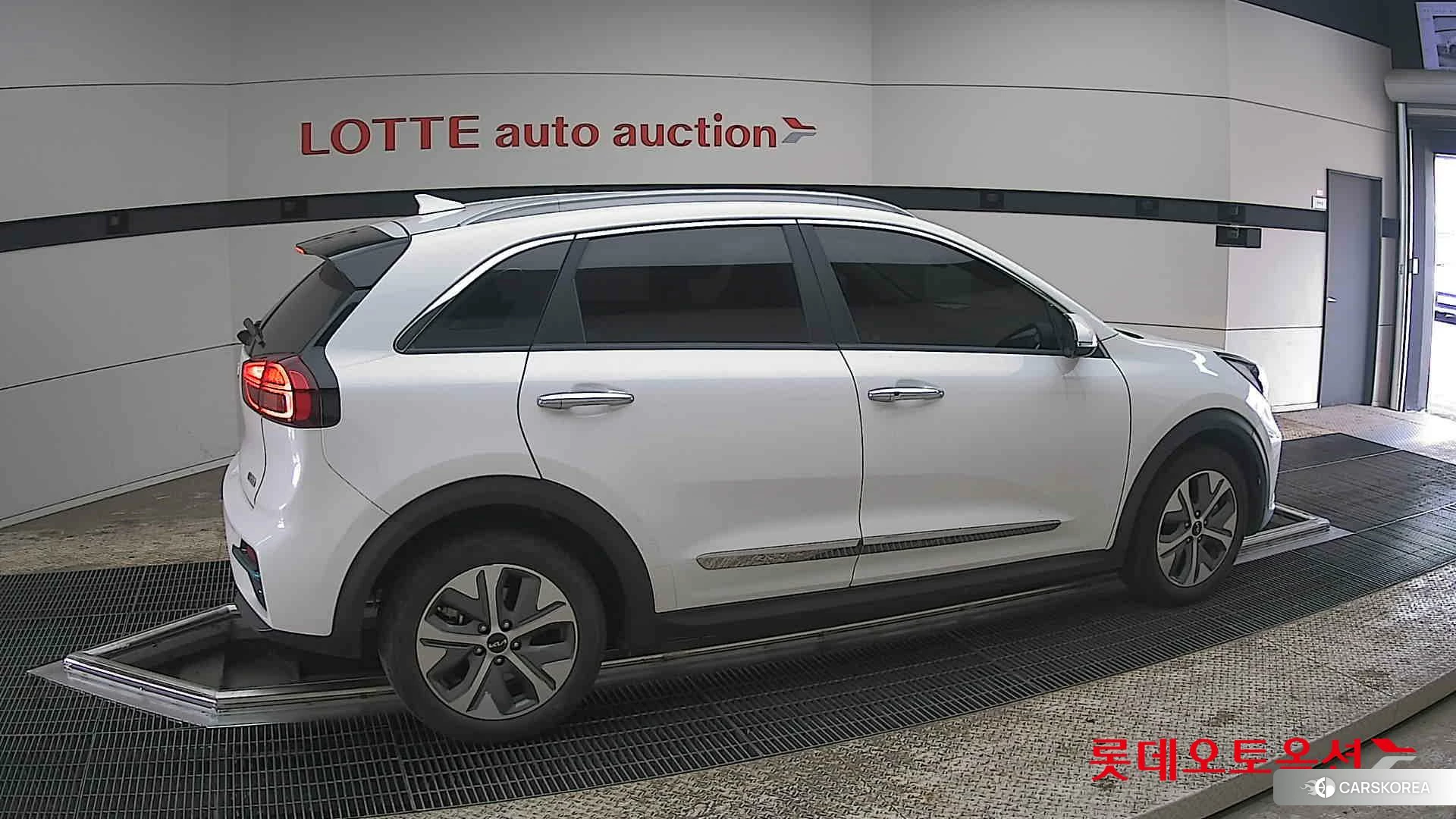 Kia Niro EV id 3888432 из Кореи 9