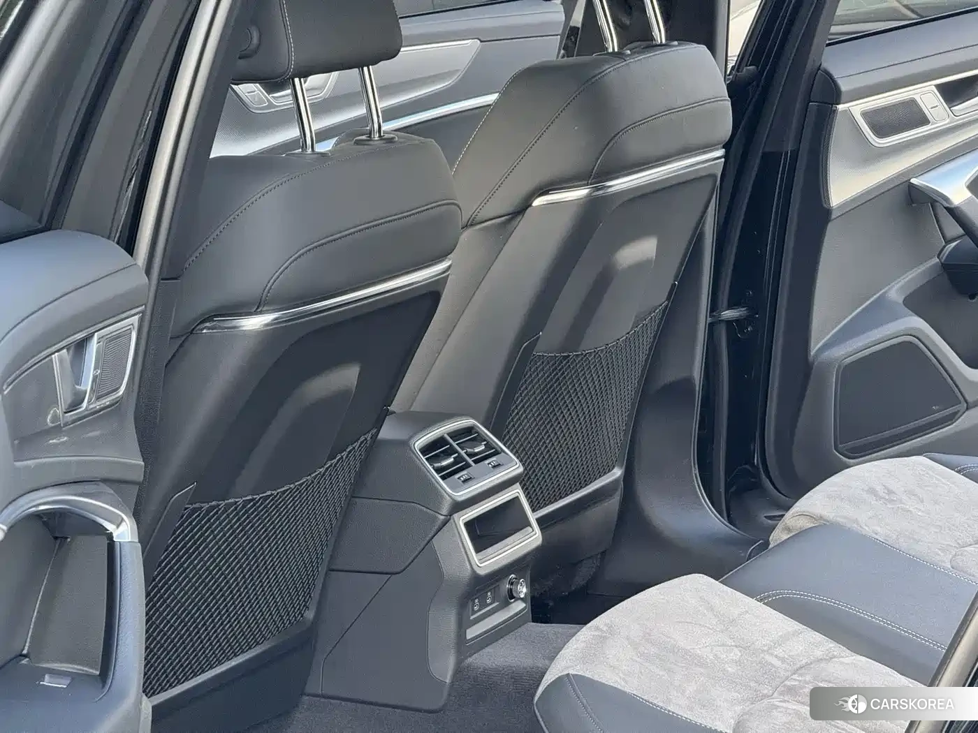 Audi A6L id 4576859 из Китая 9