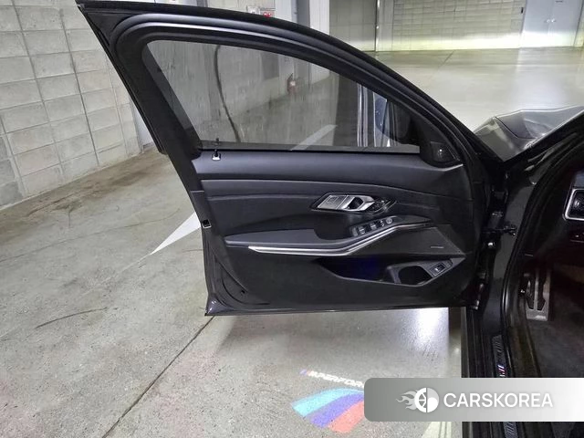 BMW 3 Series (G20) id 4196117 из Кореи 9