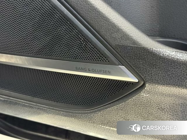 Audi A8 id 4238215 из Китая 9