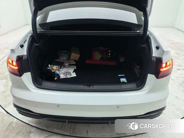 Audi A4L id 4227305 из Китая 9