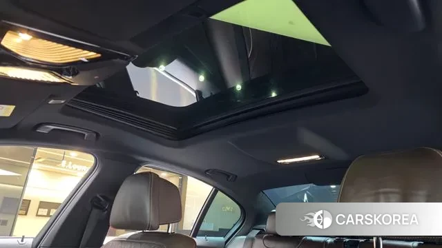 BMW 5 Series (G30) id 3717392 из Кореи 9