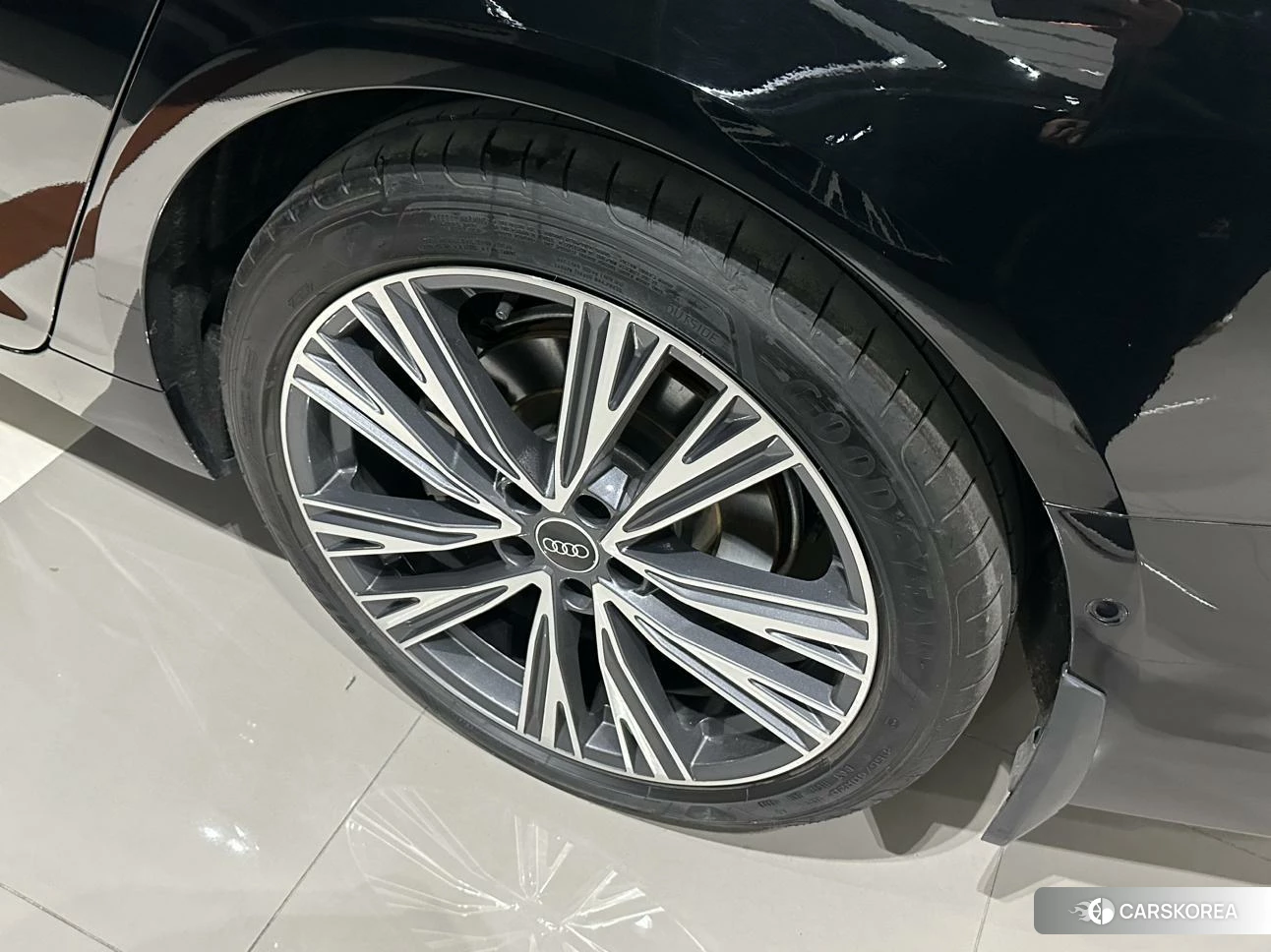 Audi A6L id 4461258 из Китая 9