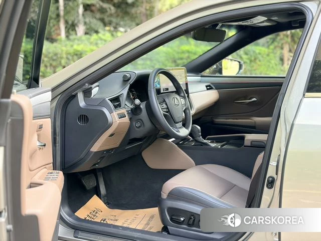 Lexus ES id 4314145 из Китая 9