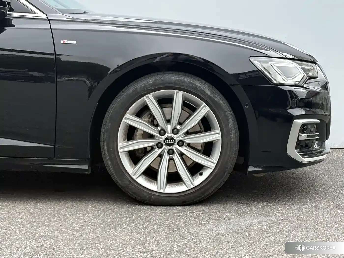 Audi A6L id 4565246 из Китая 9