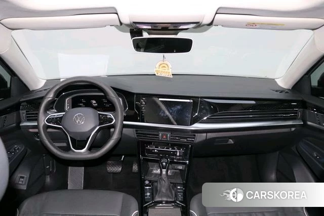 Volkswagen Passat id 4258631 из Китая 9