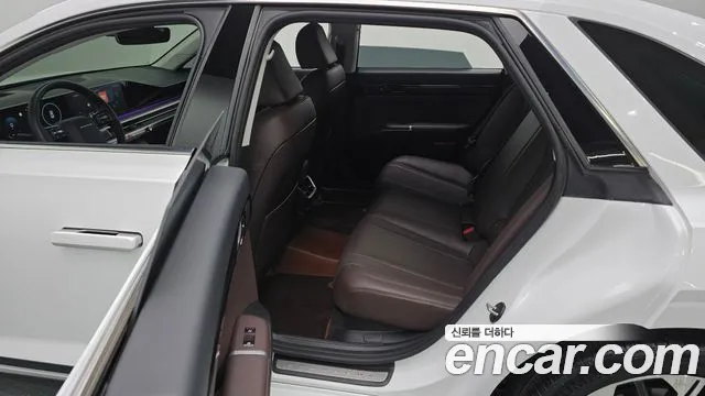 Hyundai Grandeur (GN7) id 2678987 из Кореи 9