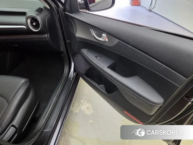 Kia Come New K3 id 3302775 из Кореи 9