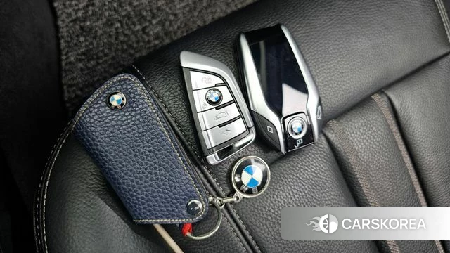 BMW 5 Series (G30) id 3936940 из Кореи 9