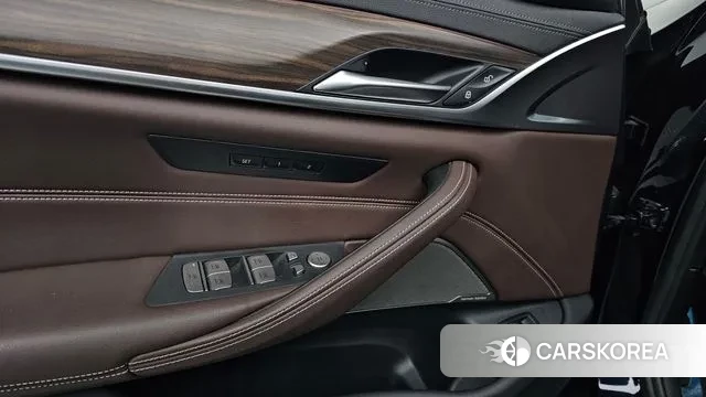 BMW 5 Series (G30) id 3509339 из Кореи 9