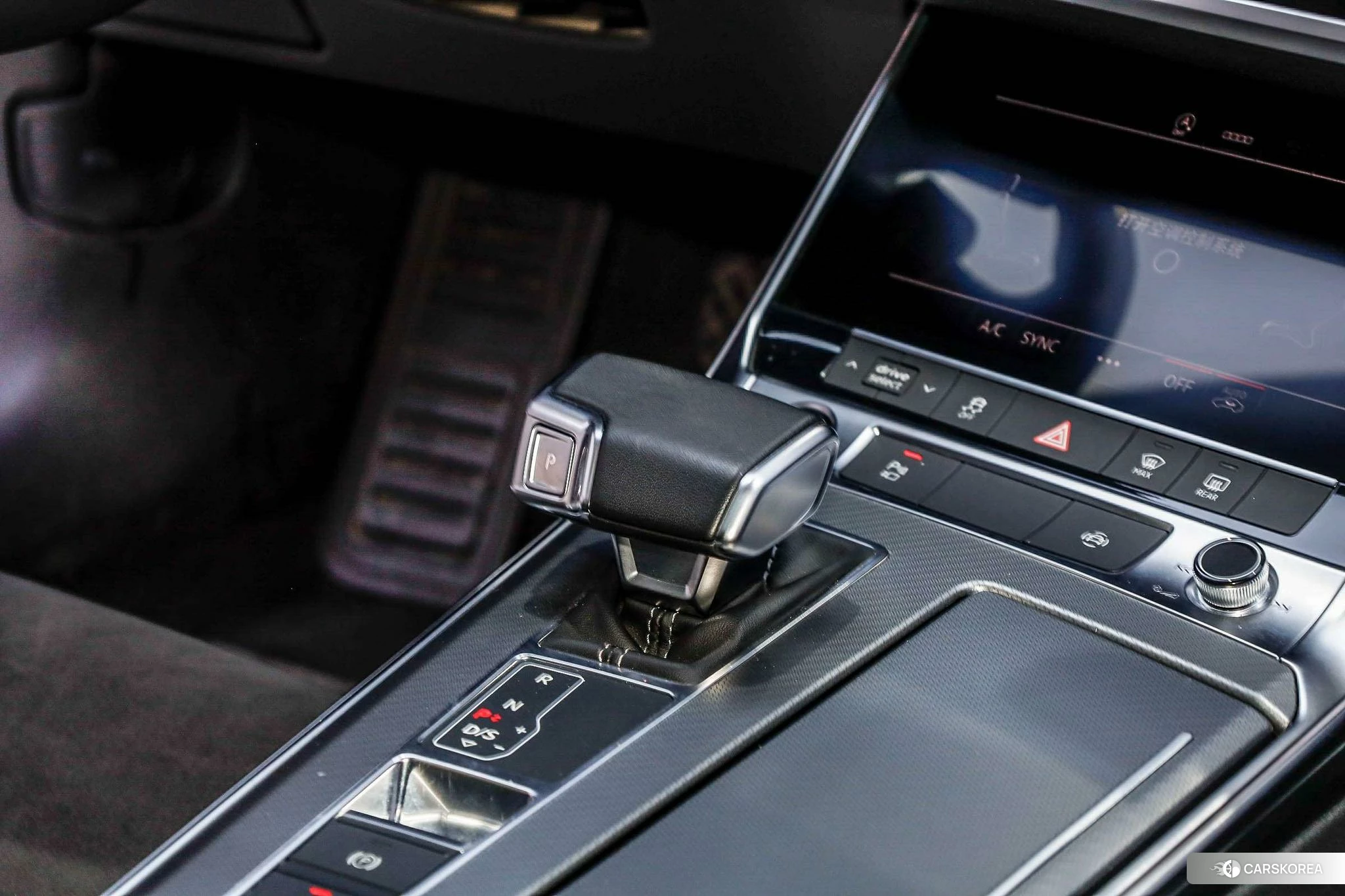 Audi A7L id 4486187 из Китая 9