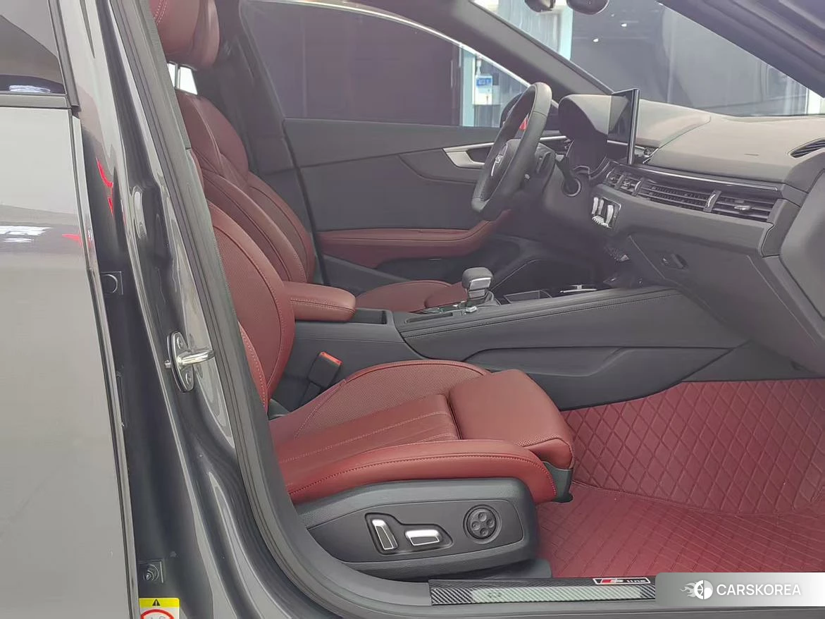 Audi A4L id 4455745 из Китая 9