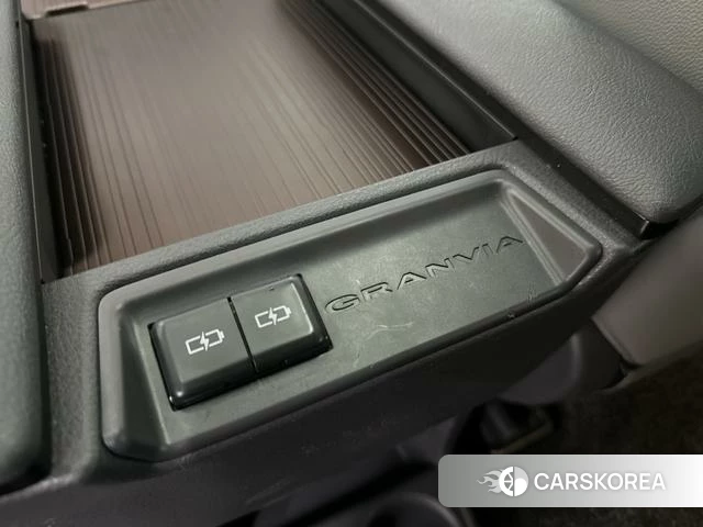 Toyota Grevia id 4210443 из Китая 9