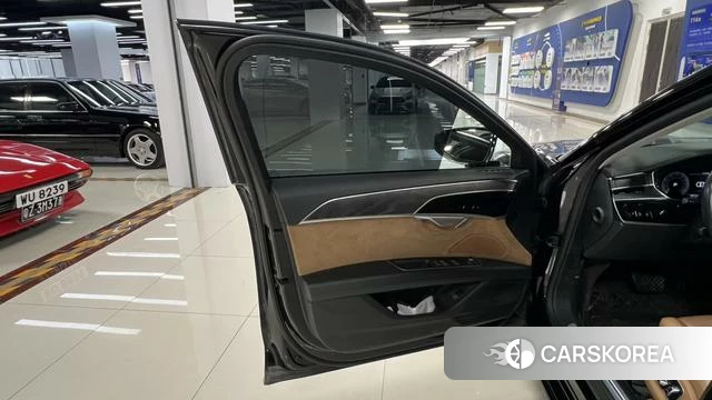 Audi A8 id 4259413 из Китая 9