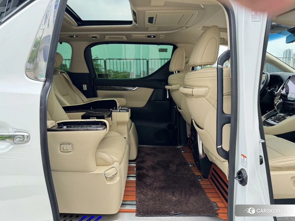 Toyota Alphard id 4461280 из Китая 9