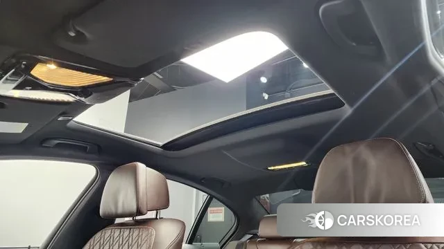 BMW 5 Series (G30) id 3587317 из Кореи 9