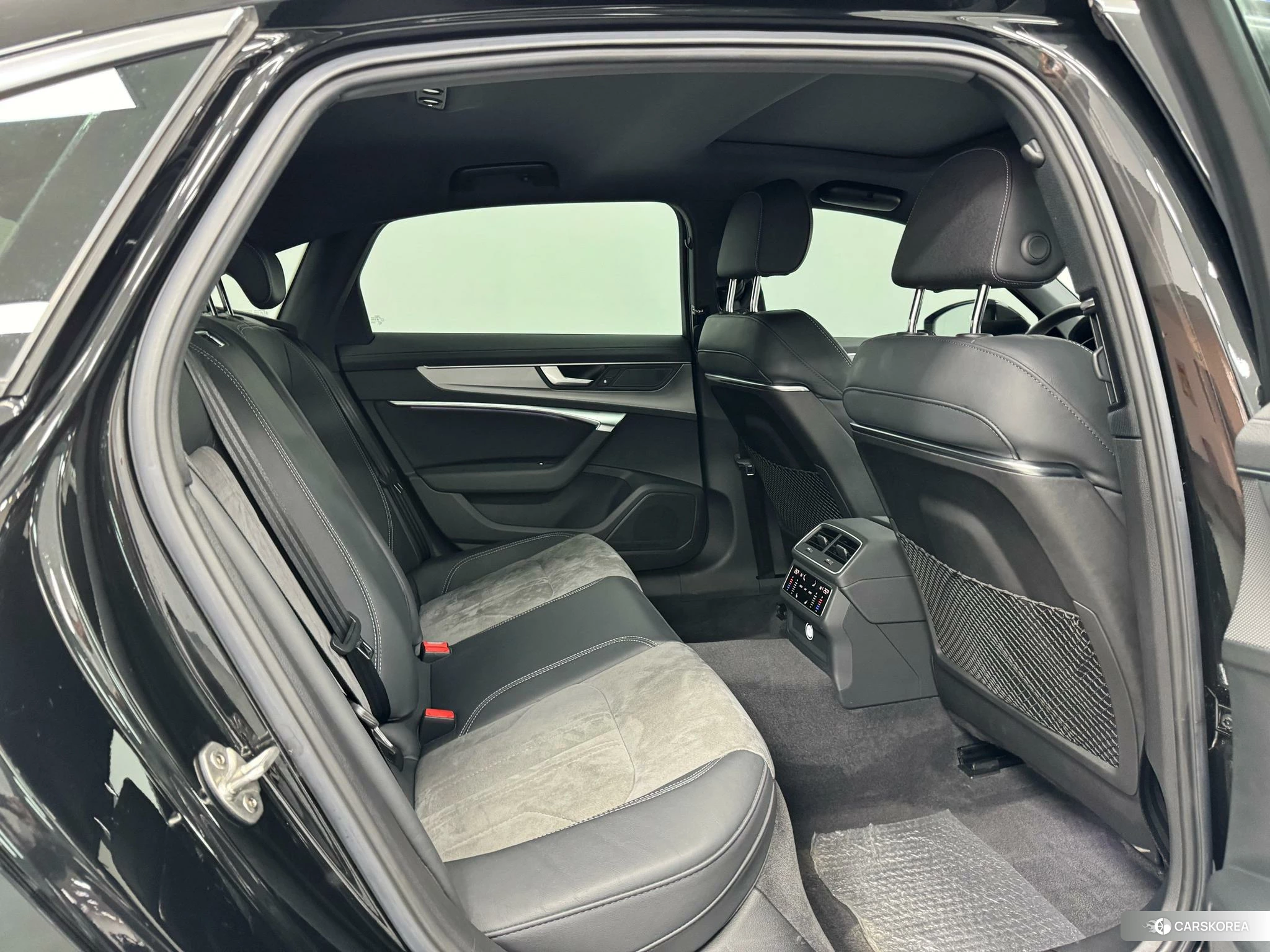 Audi A6L id 4420756 из Китая 9