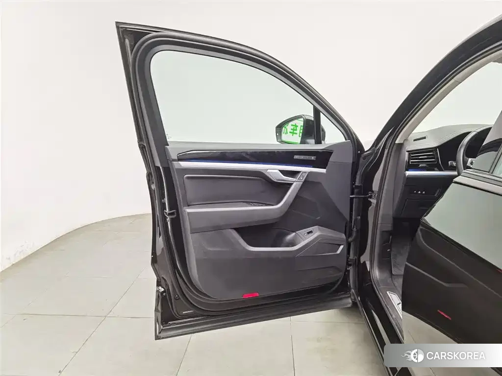 Volkswagen Touareg id 4607106 из Китая 9