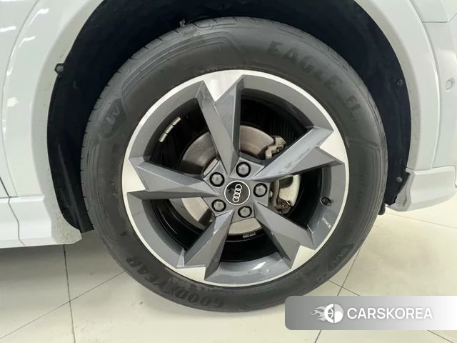 Audi Q3 id 4335012 из Китая 9
