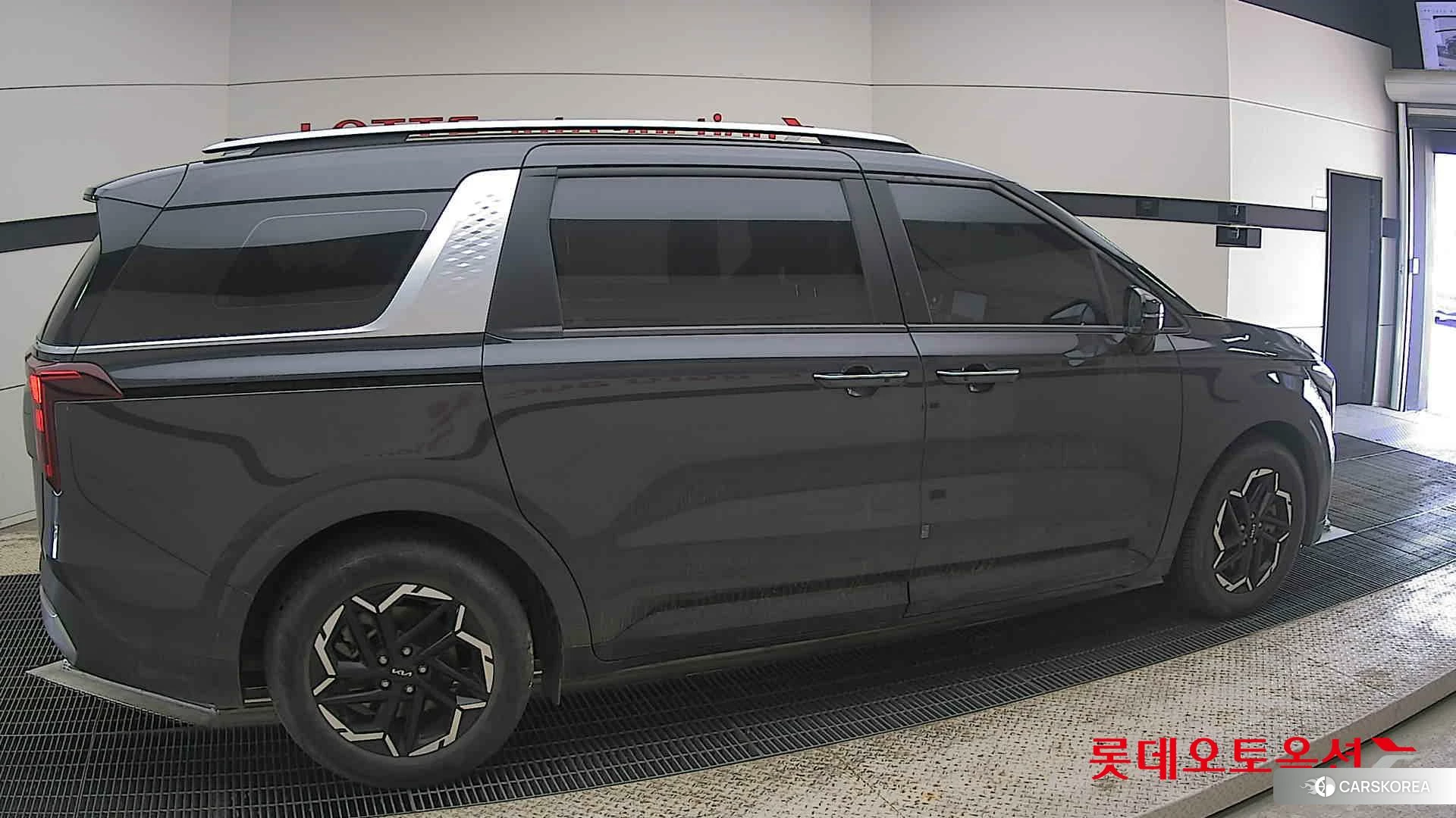 Kia Carnival id 4289532 из Кореи 9