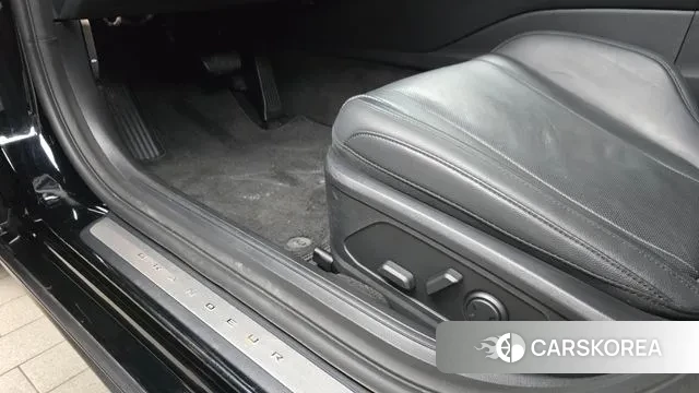 Hyundai Grandeur Hybrid (GN7) id 3740121 из Кореи 9