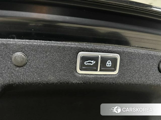 Hyundai Grandeur Hybrid (GN7) id 4408563 из Кореи 9