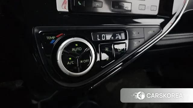 Toyota Prius C id 3034215 из Кореи 9