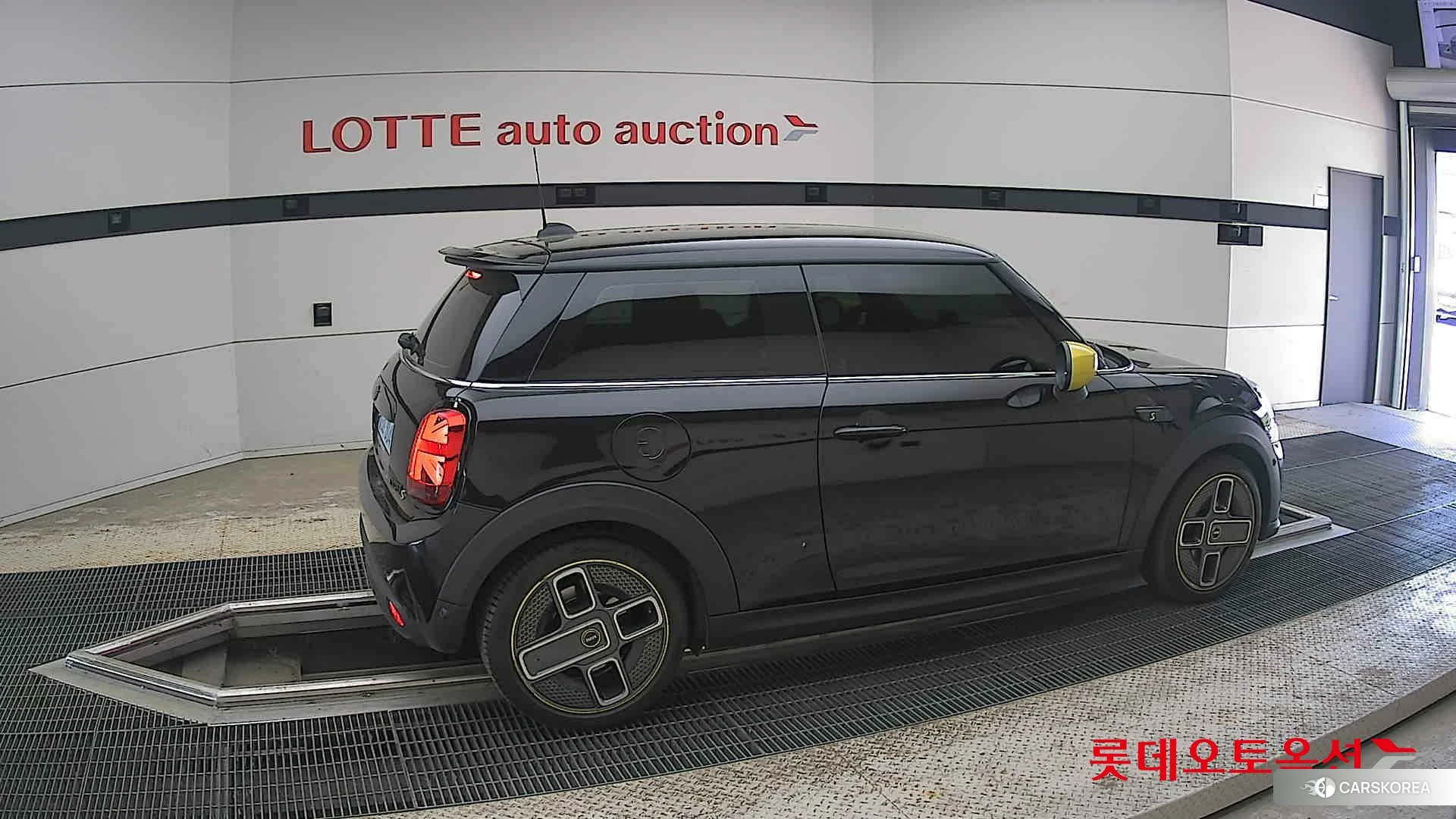BMW MINI Cooper SE id 4289294 из Кореи 9