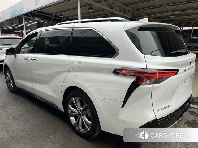 Toyota Saina id 4261114 из Китая 9