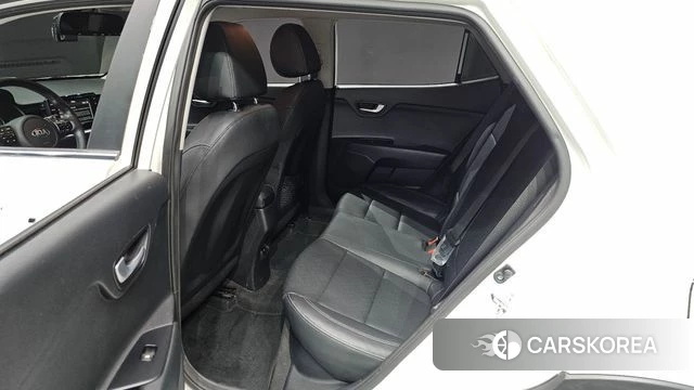 Kia Stonic id 3936021 из Кореи 9