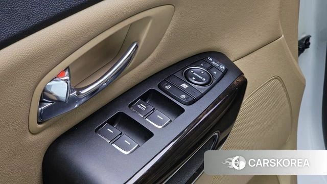 Kia The New Carnival id 4459270 из Кореи 9