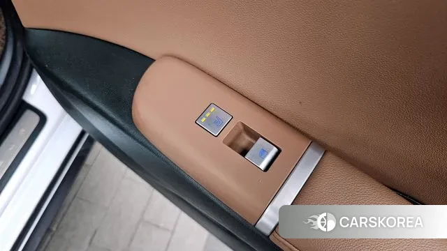 Hyundai Grandeur (GN7) id 3600158 из Кореи 9