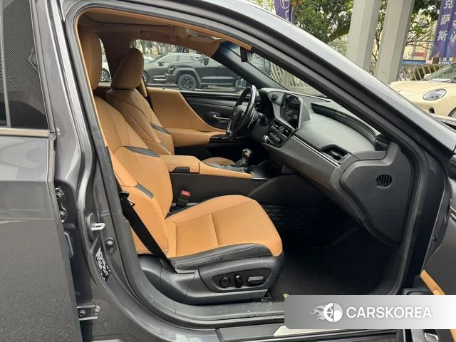 Lexus ES id 4291273 из Китая 9