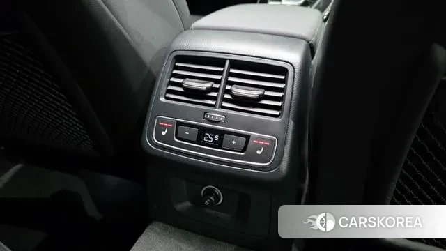 Audi A4 (B9) id 2985588 из Кореи 9