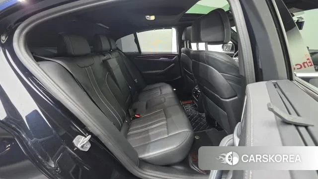 BMW 5 Series (G30) id 3740155 из Кореи 9