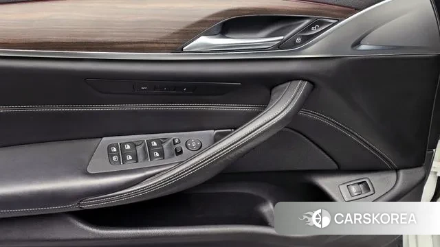 BMW 5 Series (G30) id 3602334 из Кореи 9