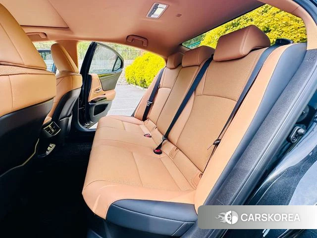 Lexus ES id 4278303 из Китая 9