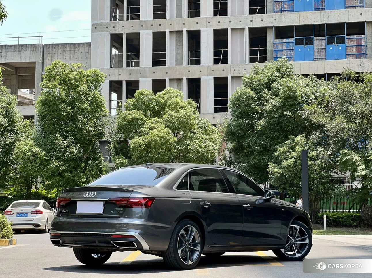 Audi A4L id 4515191 из Китая 9