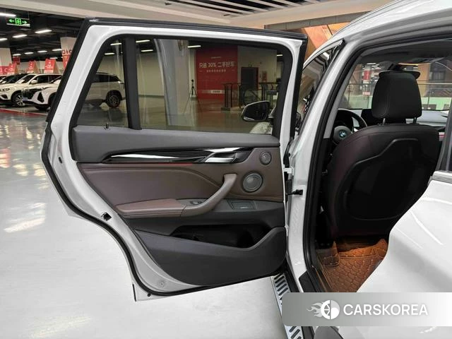BMW X1 id 4359280 из Китая 9