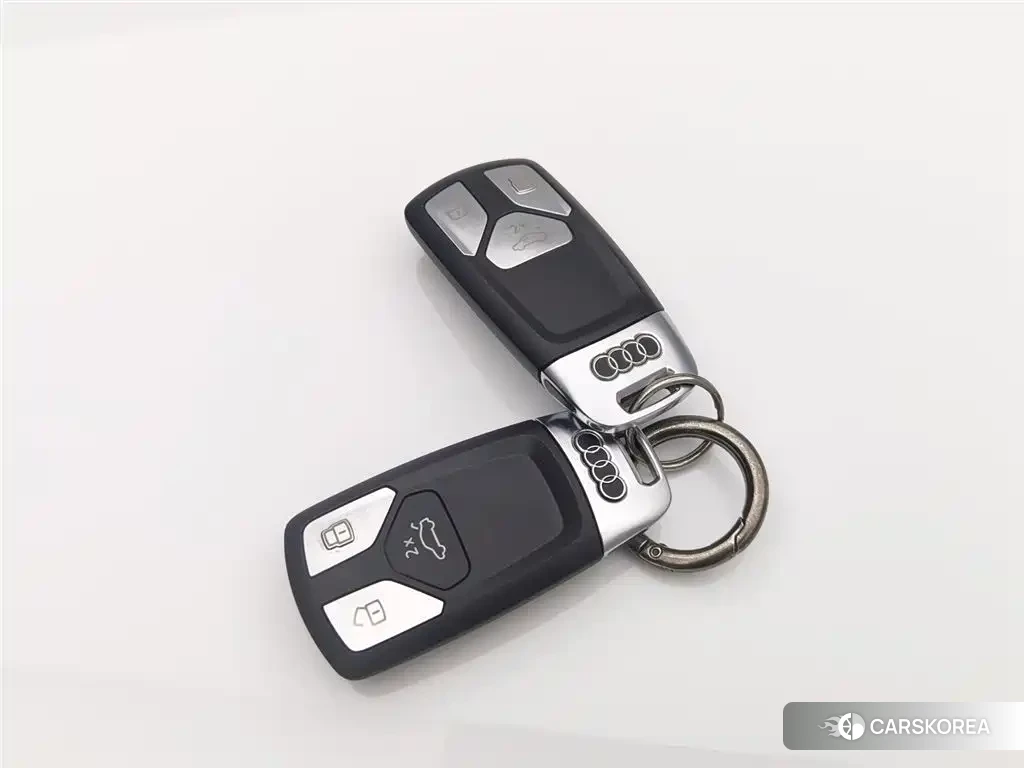 Audi A4L id 4655137 из Китая 9