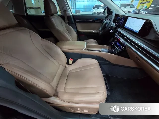 Hyundai Grandeur (GN7) id 3393831 из Кореи 9