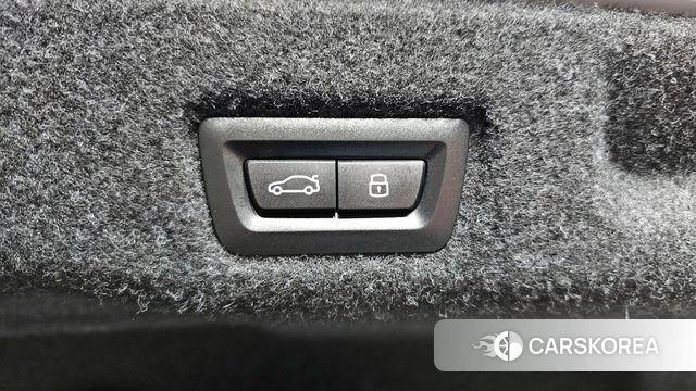 BMW 5 Series (G60) id 3831397 из Кореи 9