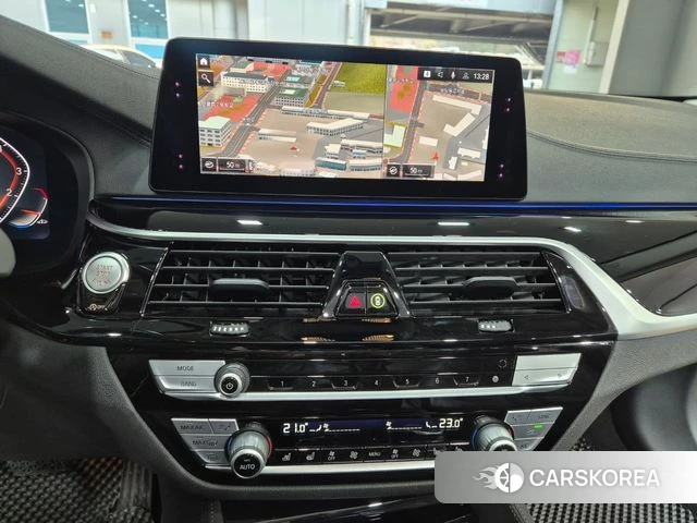 BMW 5 Series (G30) id 3828615 из Кореи 9