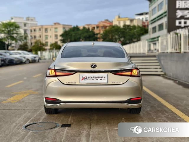 Lexus ES id 4261664 из Китая 9