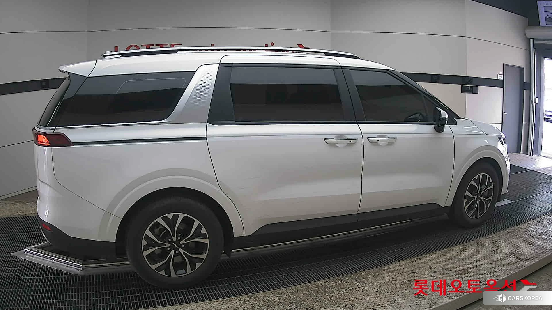 Kia Carnival id 3875747 из Кореи 9