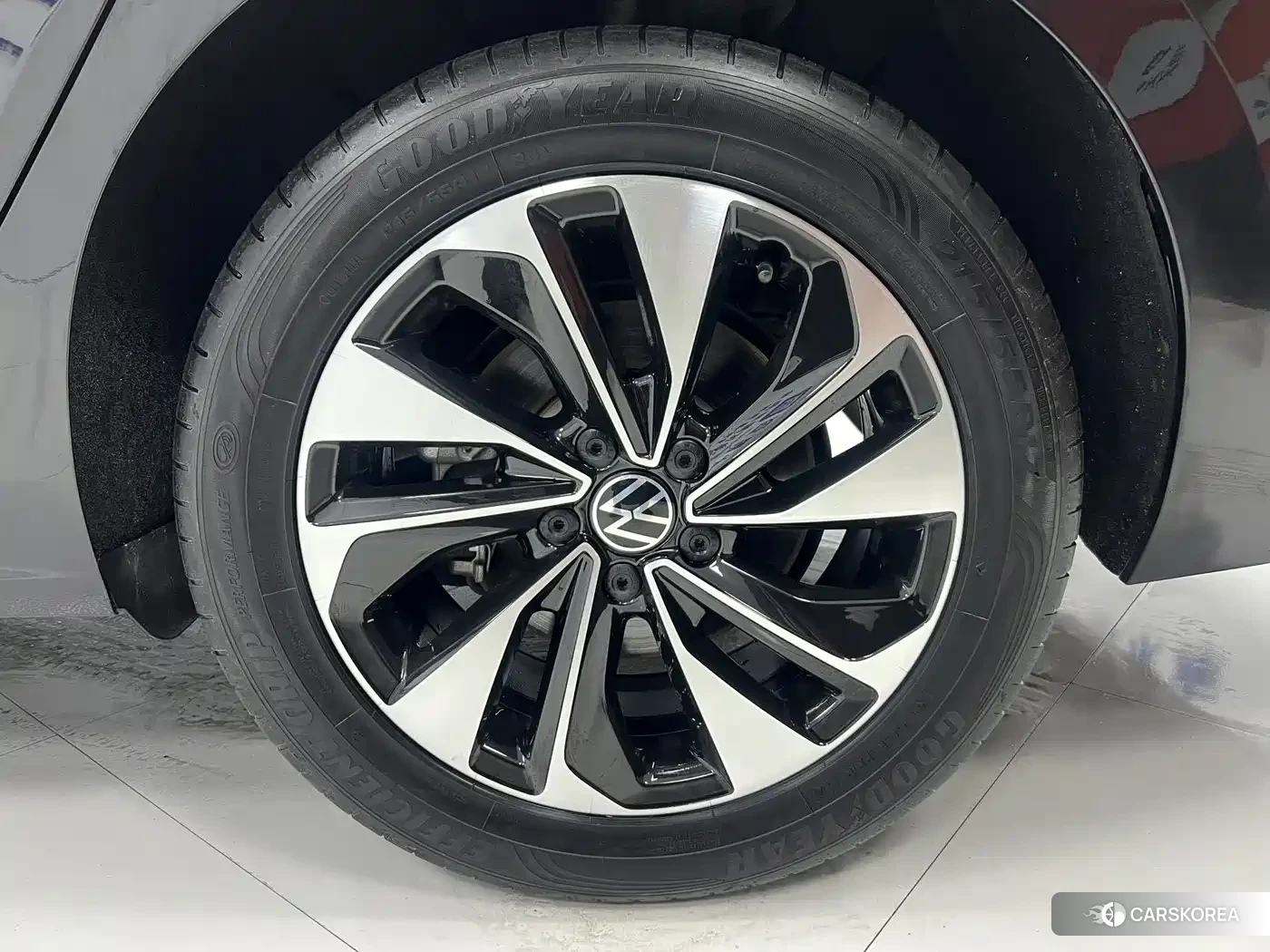 Volkswagen Passat id 4606975 из Китая 9