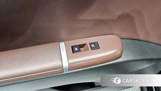 Hyundai Grandeur Hybrid (GN7) id 3042849 из Кореи 9