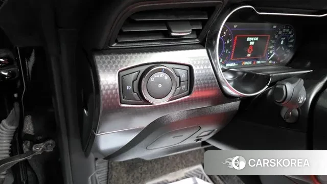 Ford Mustang id 3302602 из Кореи 9