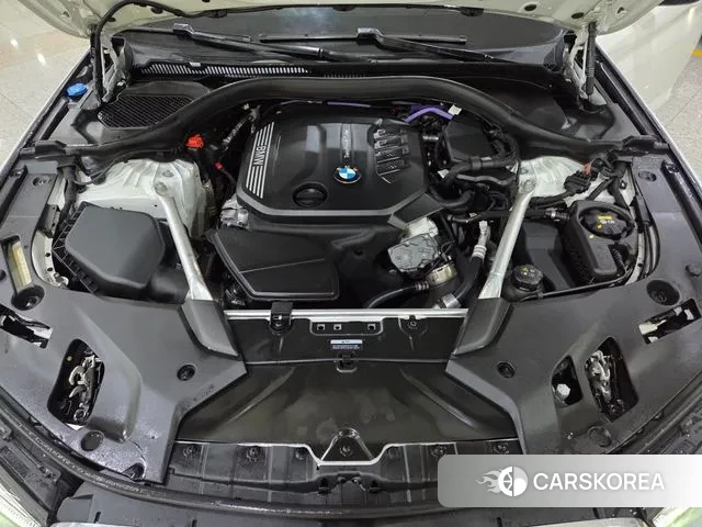 BMW 5 Series (G30) id 3539461 из Кореи 9