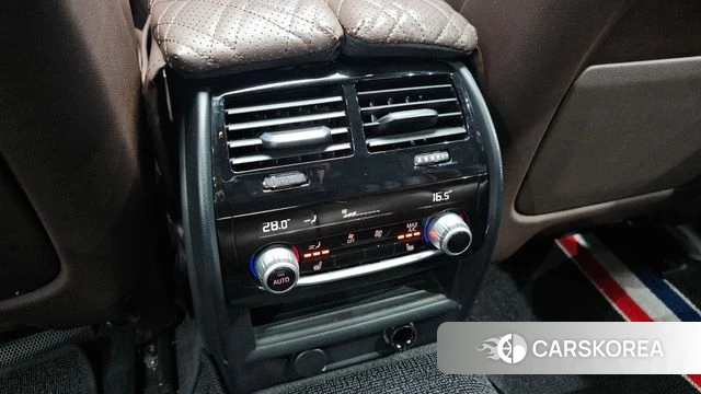 BMW 5 Series (G30) id 3808343 из Кореи 9